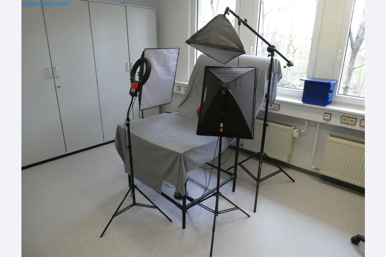 Machines de moulage par injection, machines CNC & lignes d'assemblage pour les éléments chauffants et les composants automobiles-3