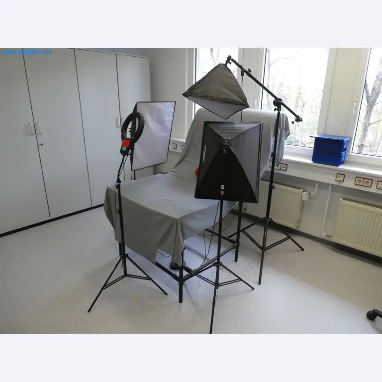 Machines de moulage par injection, machines CNC & lignes d'assemblage pour les éléments chauffants et les composants automobiles-3