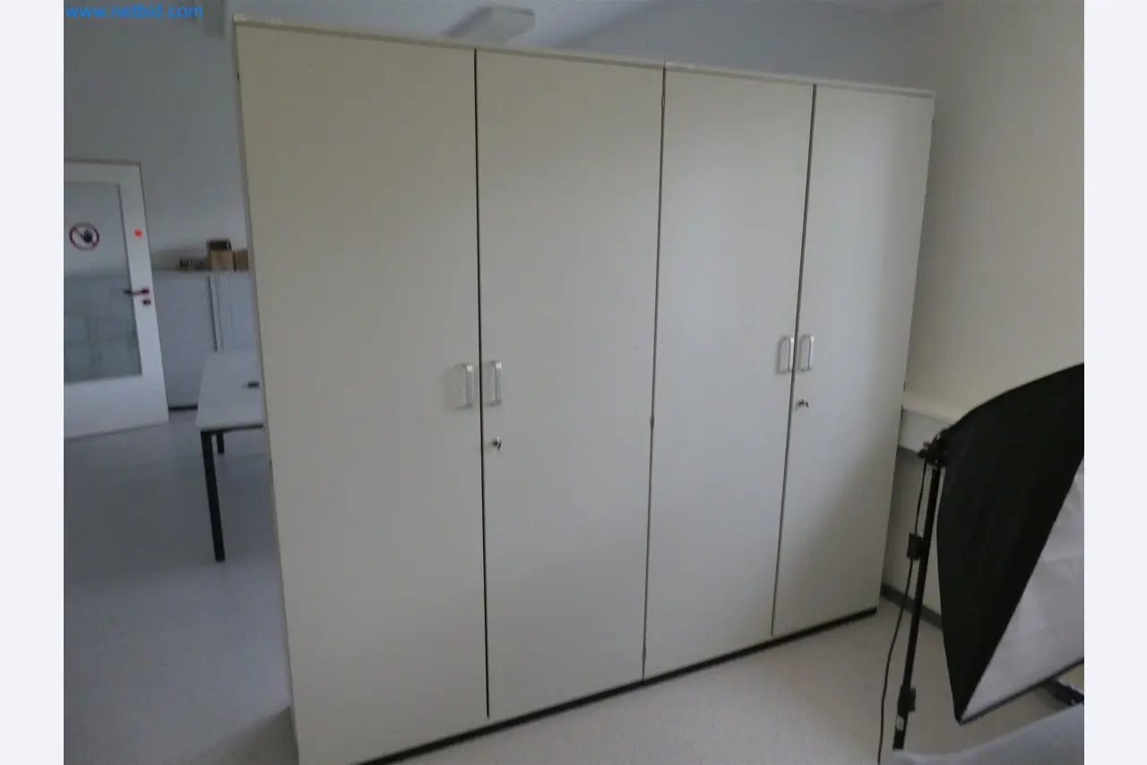 Machines de moulage par injection, machines CNC & lignes d'assemblage pour les éléments chauffants et les composants automobiles-5