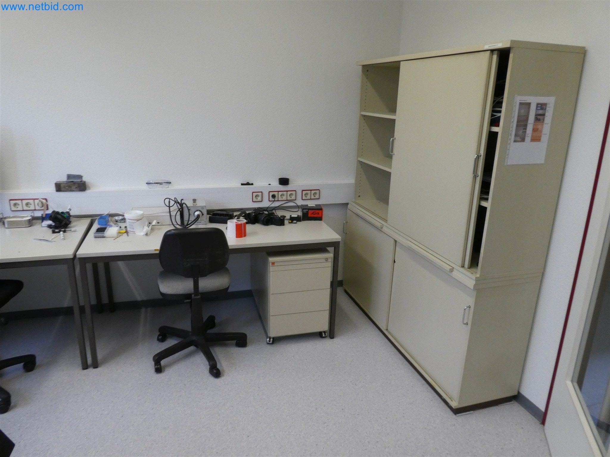 Machines de moulage par injection, machines CNC & lignes d'assemblage pour les éléments chauffants et les composants automobiles-7