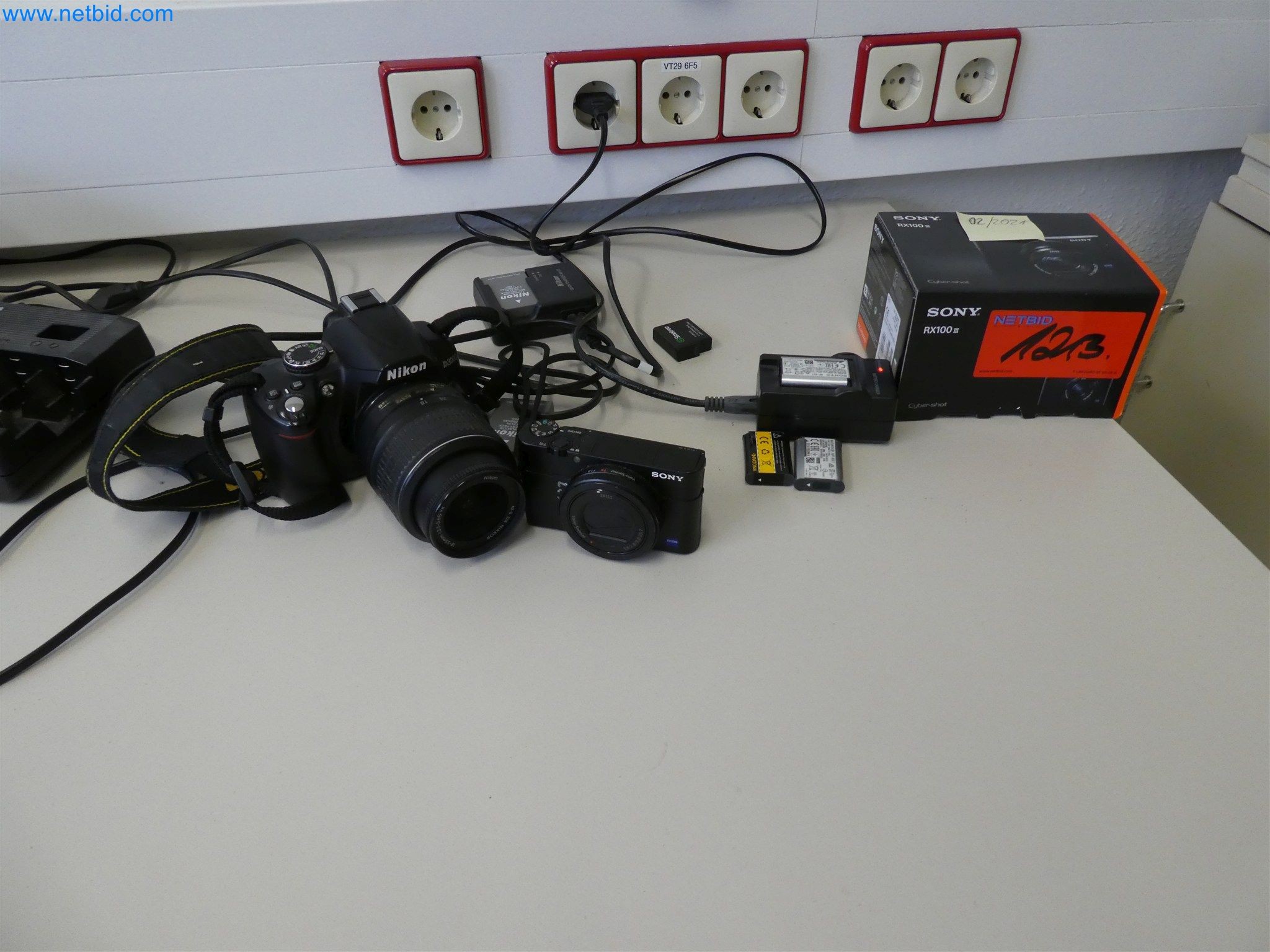 Machines de moulage par injection, machines CNC & lignes d'assemblage pour les éléments chauffants et les composants automobiles-9