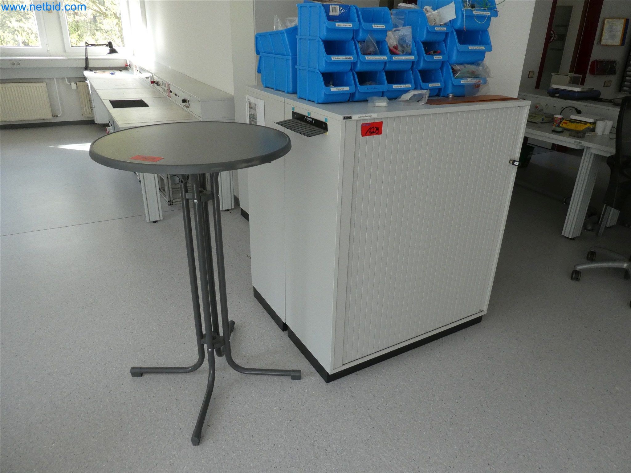 Machines de moulage par injection, machines CNC & lignes d'assemblage pour les éléments chauffants et les composants automobiles-1