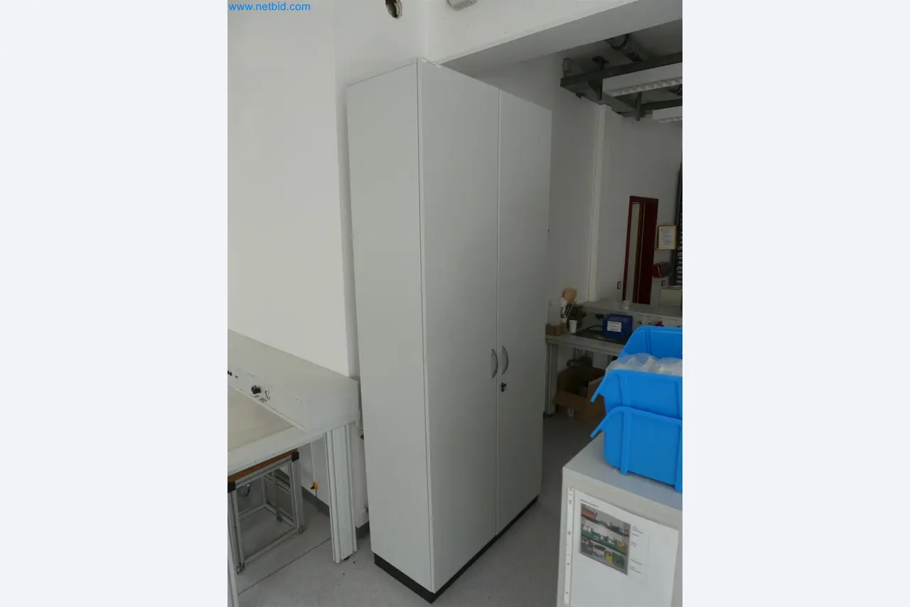 Machines de moulage par injection, machines CNC & lignes d'assemblage pour les éléments chauffants et les composants automobiles-2