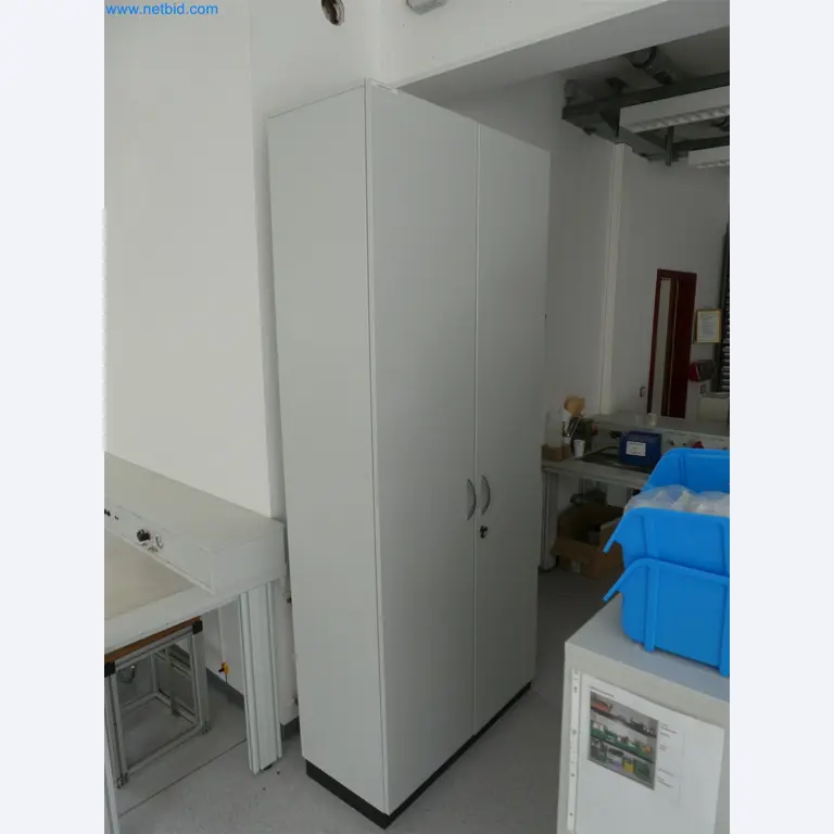 Machines de moulage par injection, machines CNC & lignes d'assemblage pour les éléments chauffants et les composants automobiles-2