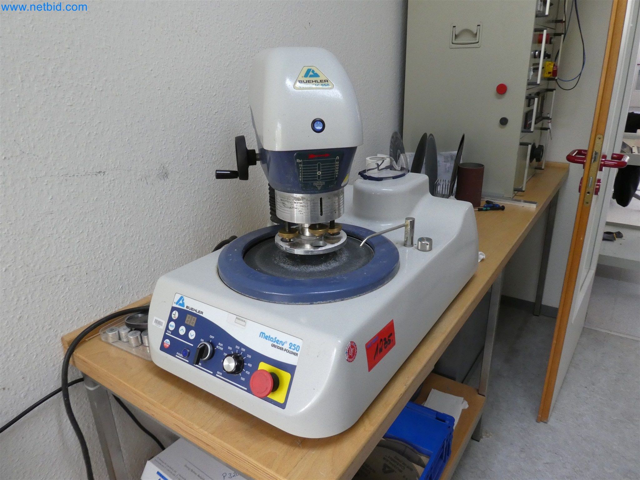 Machines de moulage par injection, machines CNC & lignes d'assemblage pour les éléments chauffants et les composants automobiles-1