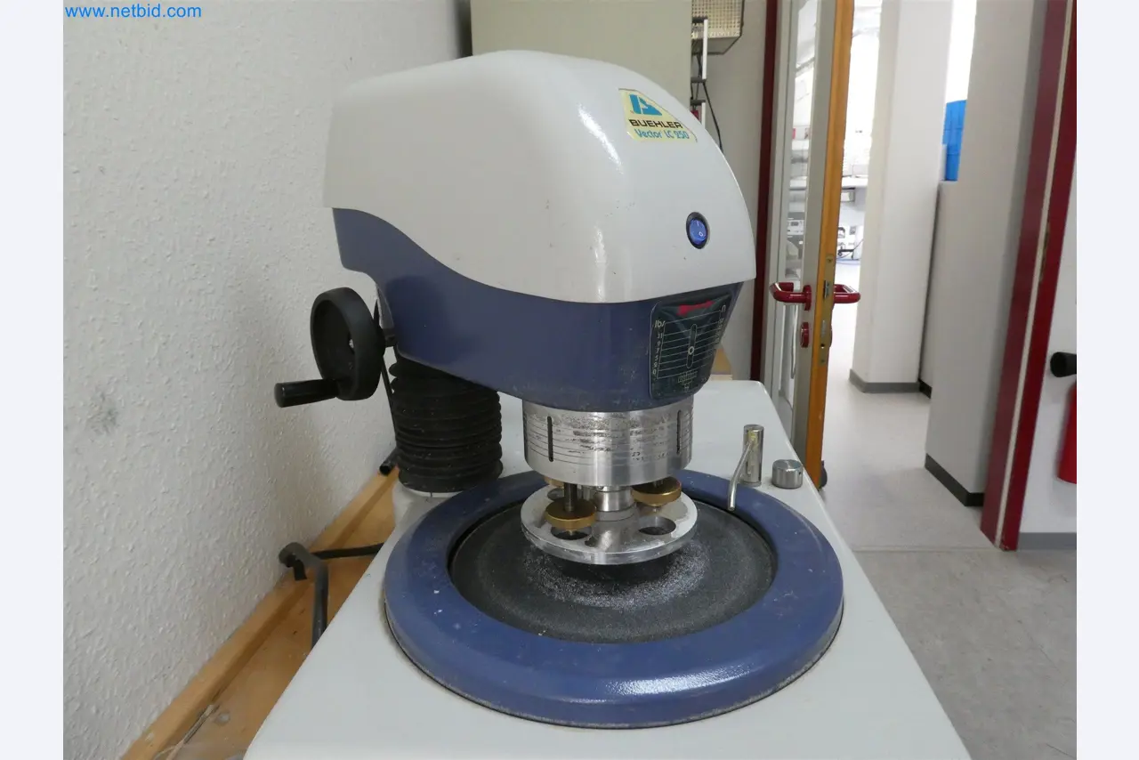 Machines de moulage par injection, machines CNC & lignes d'assemblage pour les éléments chauffants et les composants automobiles-2