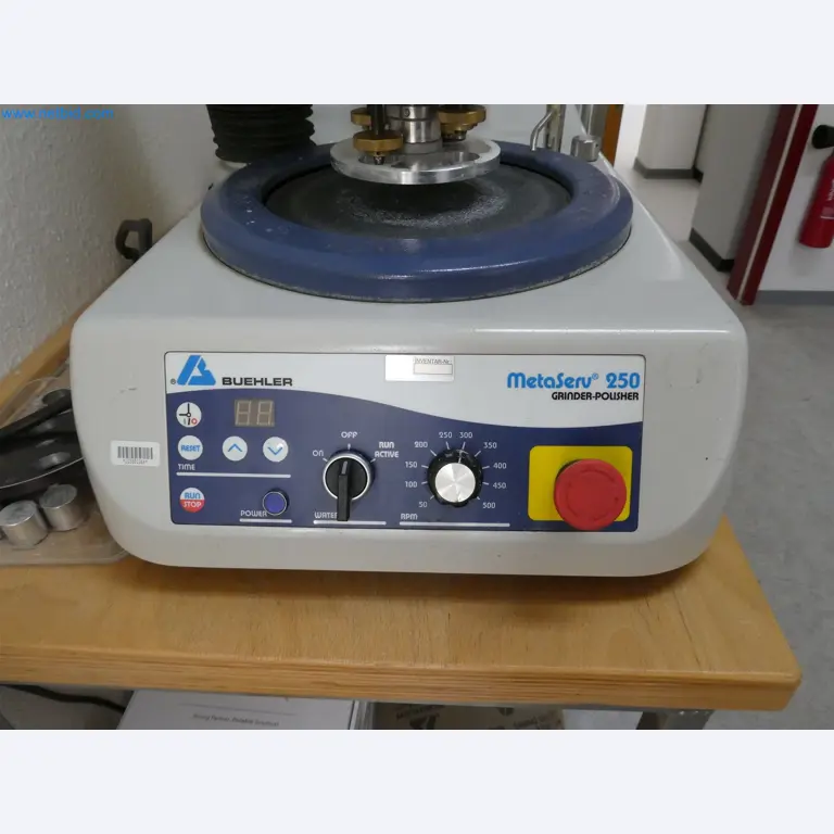 Machines de moulage par injection, machines CNC & lignes d'assemblage pour les éléments chauffants et les composants automobiles-3