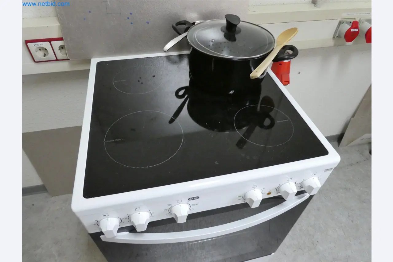 Machines de moulage par injection, machines CNC & lignes d'assemblage pour les éléments chauffants et les composants automobiles-3