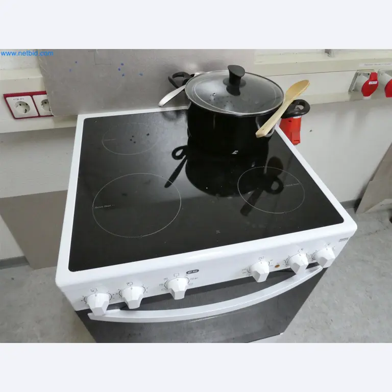 Machines de moulage par injection, machines CNC & lignes d'assemblage pour les éléments chauffants et les composants automobiles-3