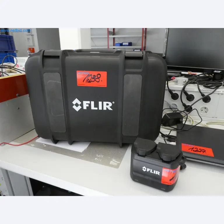 Machines de moulage par injection, machines CNC & lignes d'assemblage pour les éléments chauffants et les composants automobiles-1