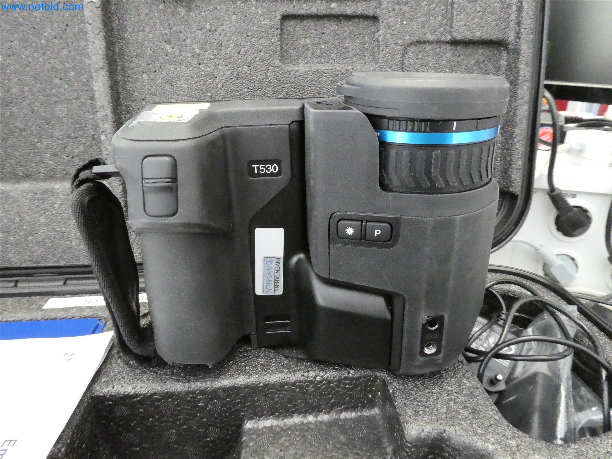 Machines de moulage par injection, machines CNC & lignes d'assemblage pour les éléments chauffants et les composants automobiles-2