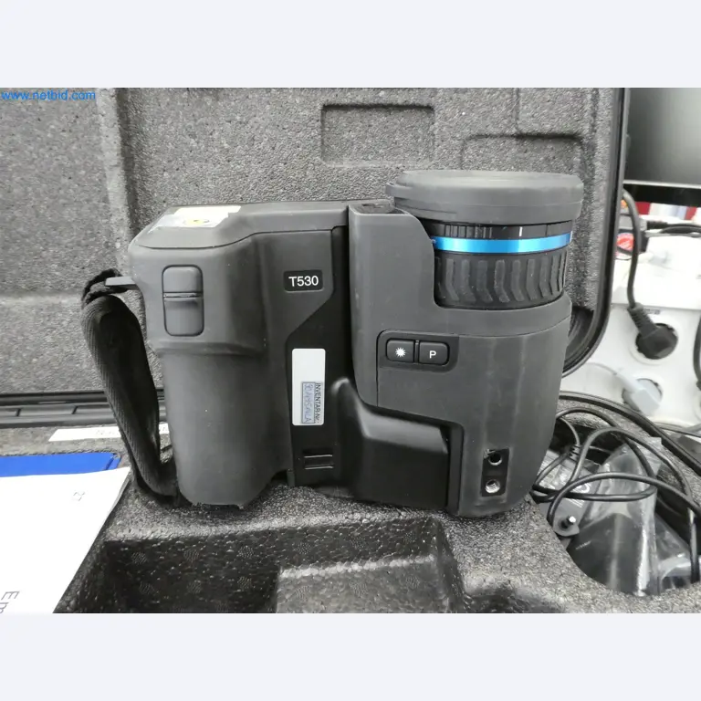 Machines de moulage par injection, machines CNC & lignes d'assemblage pour les éléments chauffants et les composants automobiles-2