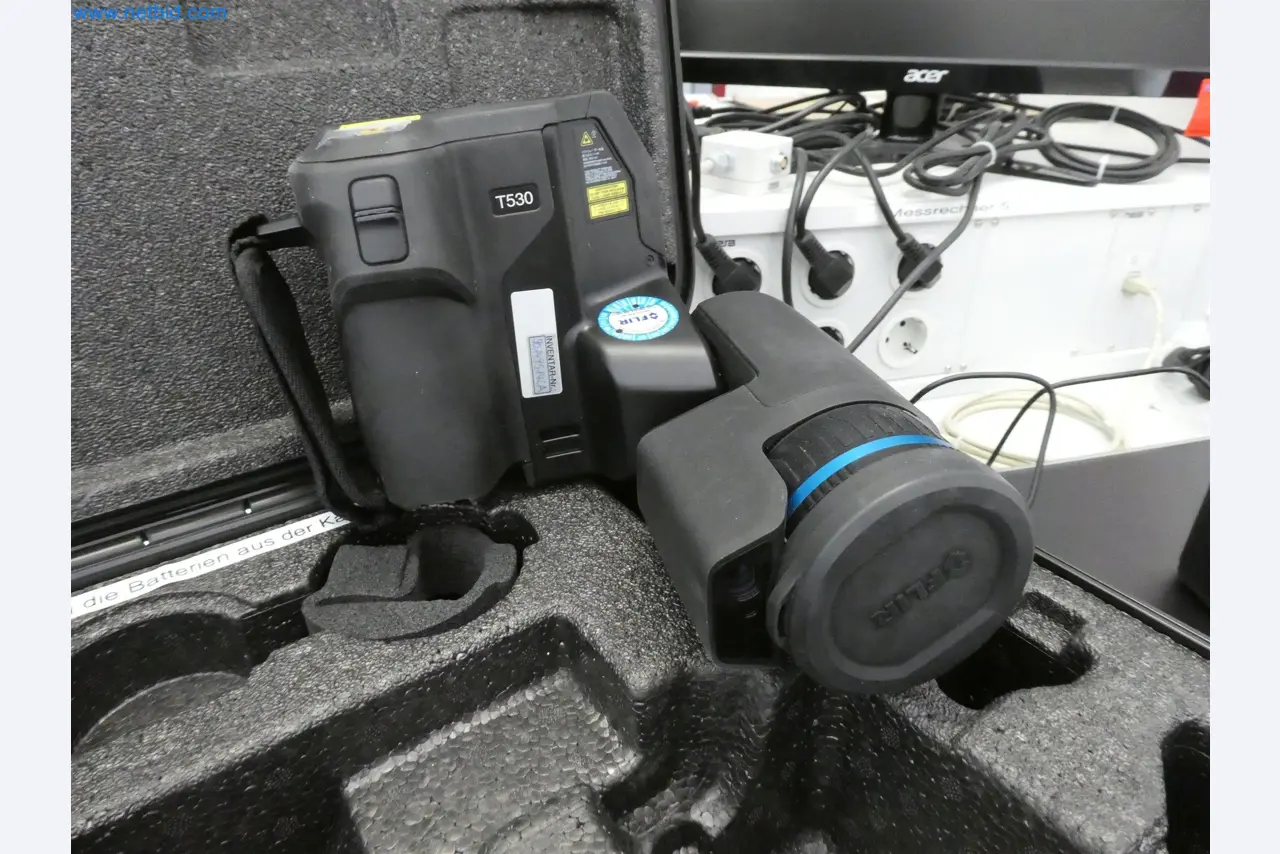 Machines de moulage par injection, machines CNC & lignes d'assemblage pour les éléments chauffants et les composants automobiles-3