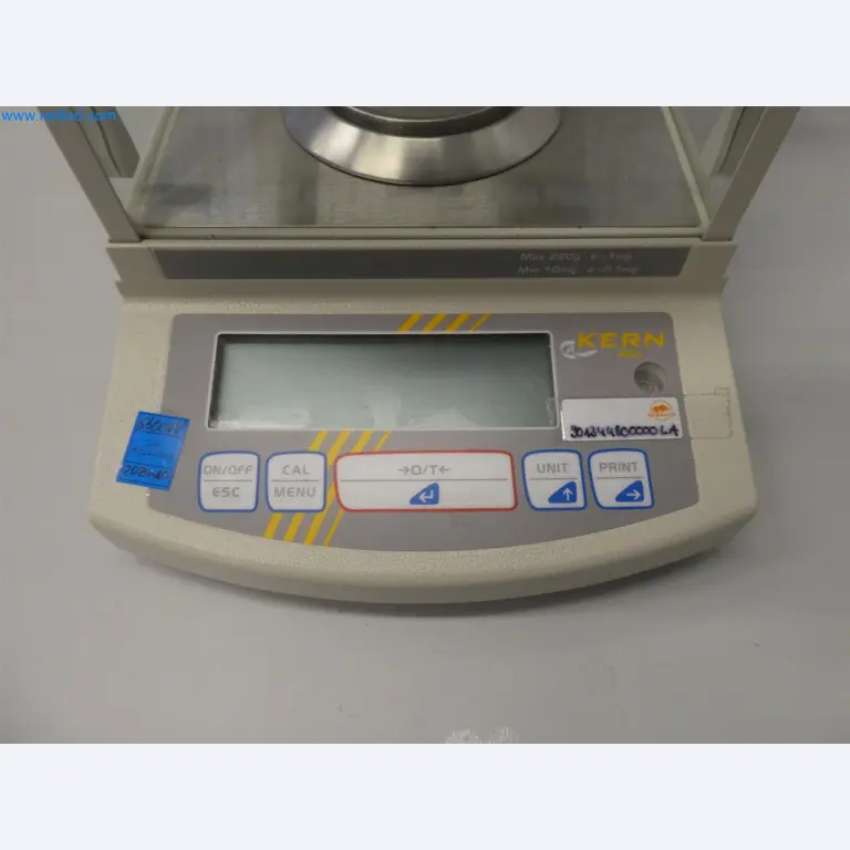 Machines de moulage par injection, machines CNC & lignes d'assemblage pour les éléments chauffants et les composants automobiles-2