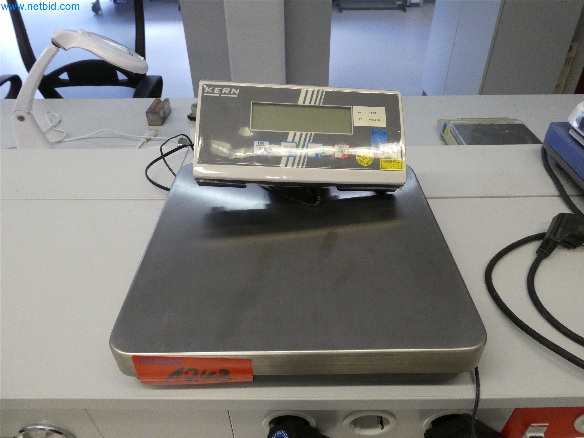 Machines de moulage par injection, machines CNC & lignes d'assemblage pour les éléments chauffants et les composants automobiles-1