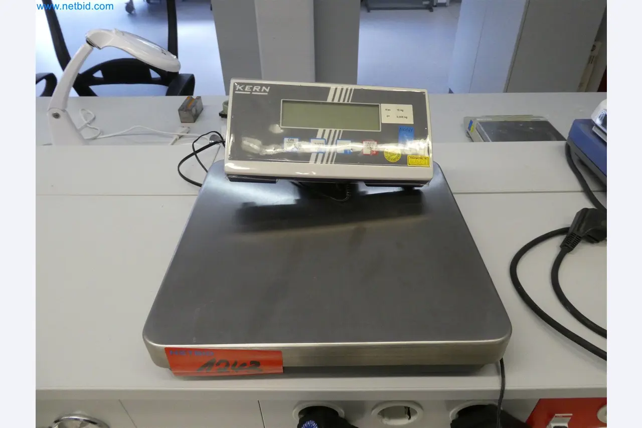 Machines de moulage par injection, machines CNC & lignes d'assemblage pour les éléments chauffants et les composants automobiles-1