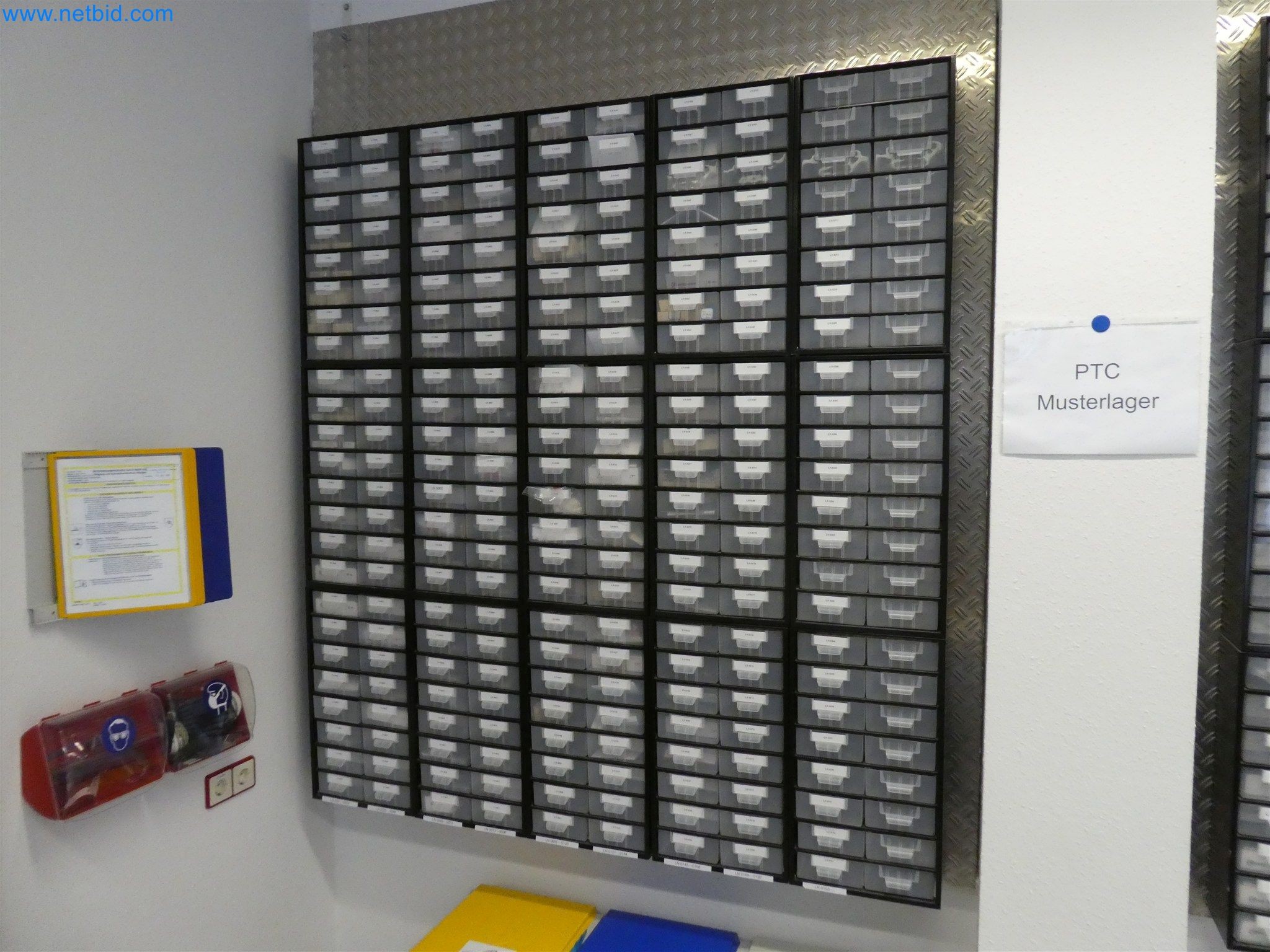 Machines de moulage par injection, machines CNC & lignes d'assemblage pour les éléments chauffants et les composants automobiles-1