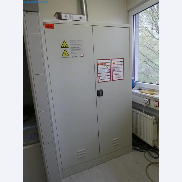 Machines de moulage par injection, machines CNC & lignes d'assemblage pour les éléments chauffants et les composants automobiles-1