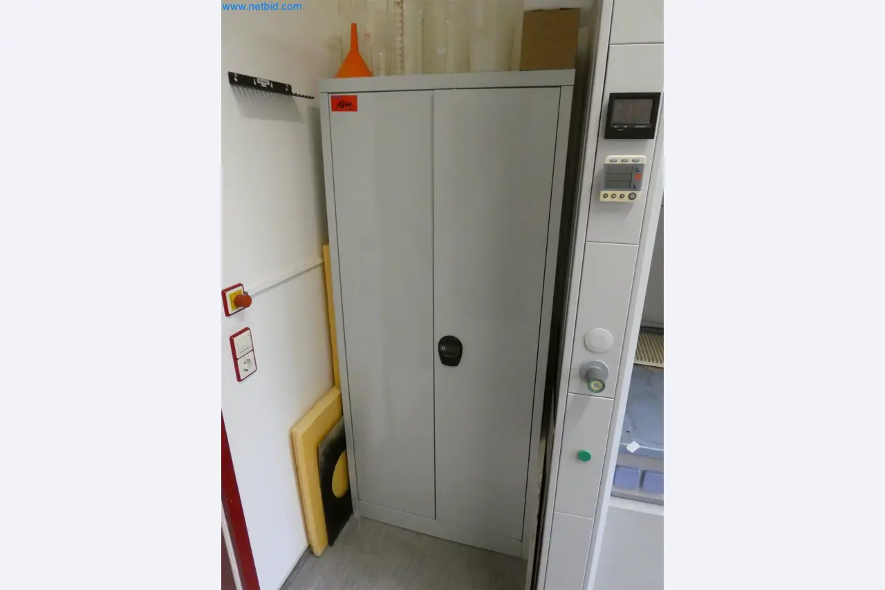 Machines de moulage par injection, machines CNC & lignes d'assemblage pour les éléments chauffants et les composants automobiles-3