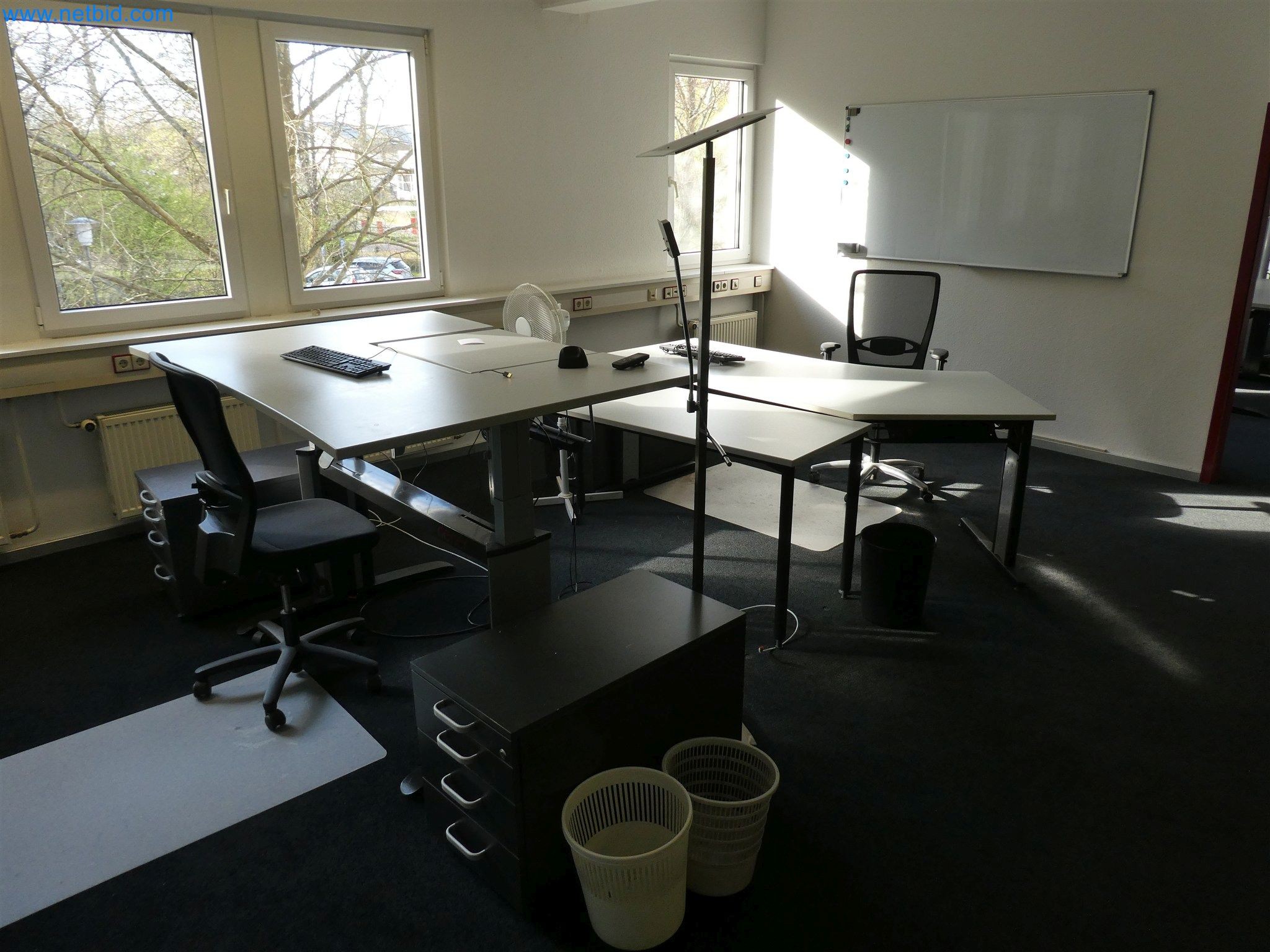 Machines de moulage par injection, machines CNC & lignes d'assemblage pour les éléments chauffants et les composants automobiles-2