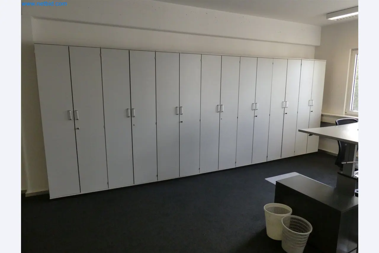 Machines de moulage par injection, machines CNC & lignes d'assemblage pour les éléments chauffants et les composants automobiles-3