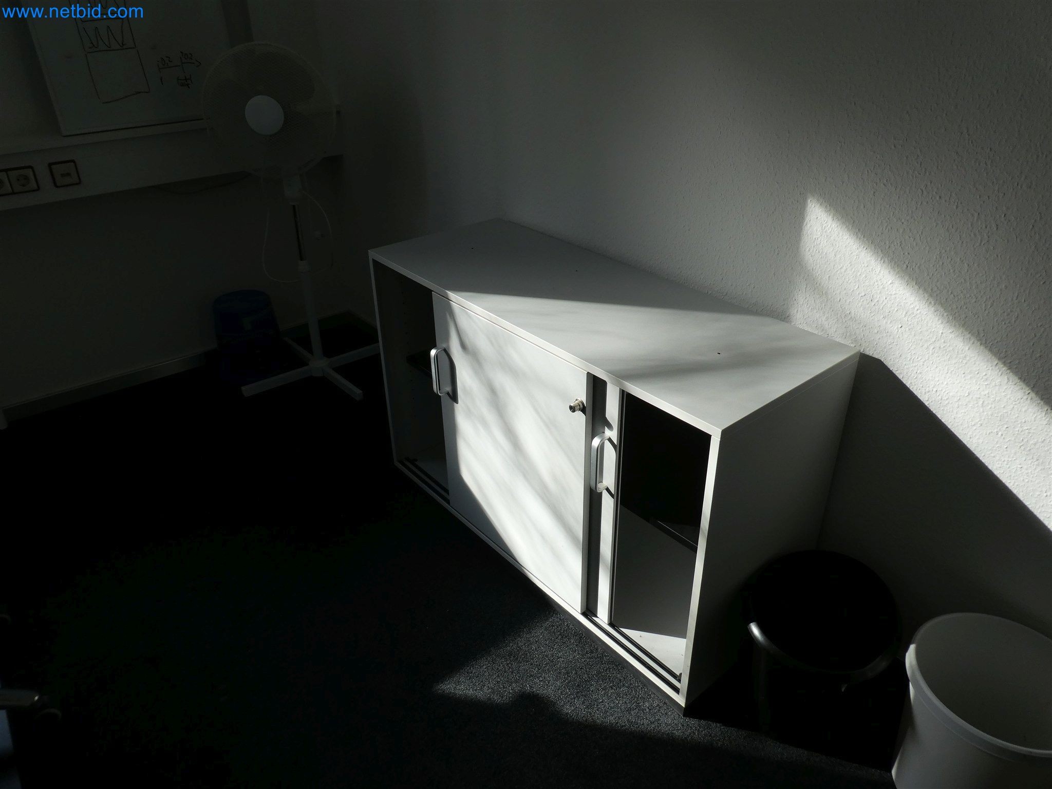 Machines de moulage par injection, machines CNC & lignes d'assemblage pour les éléments chauffants et les composants automobiles-3