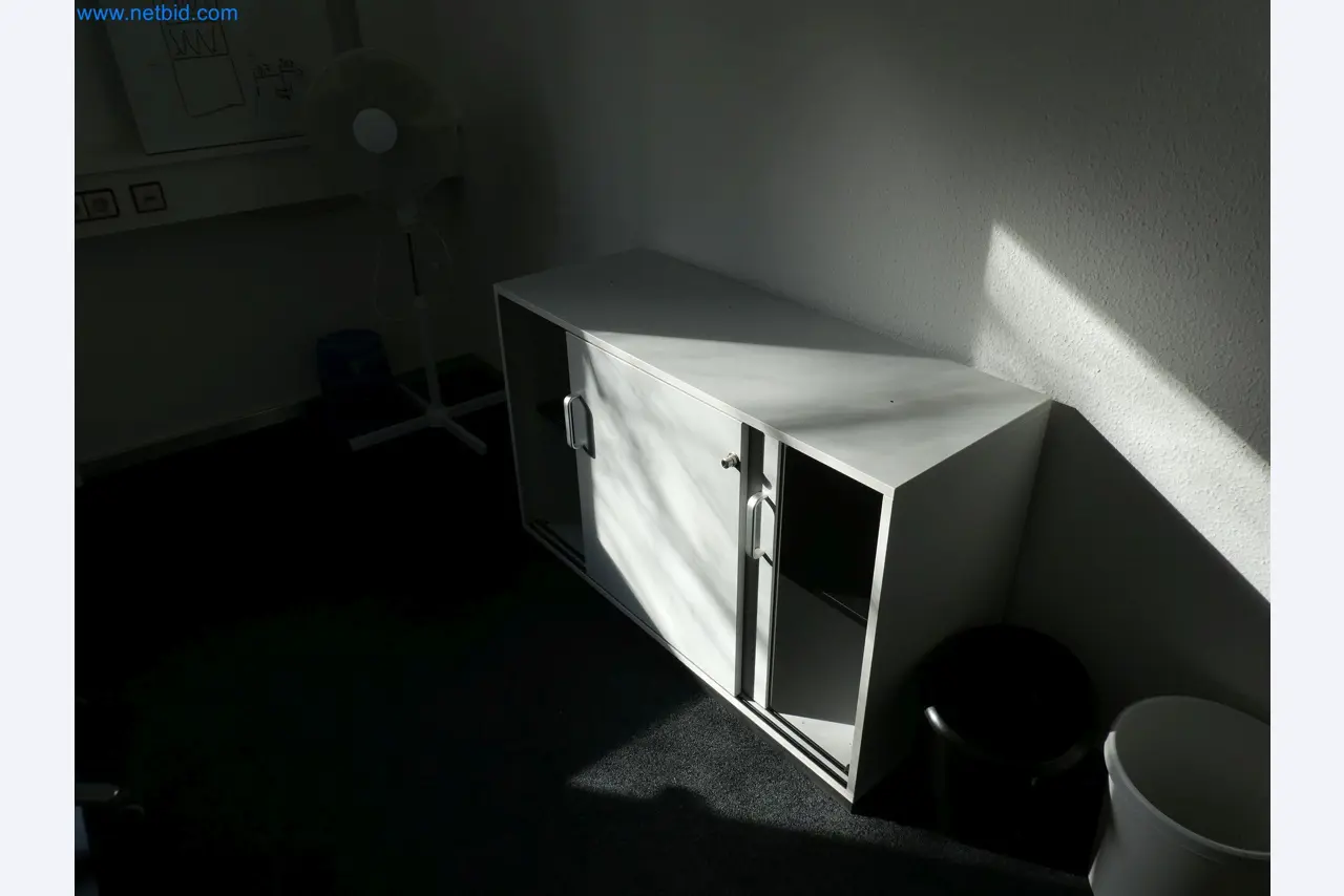 Machines de moulage par injection, machines CNC & lignes d'assemblage pour les éléments chauffants et les composants automobiles-3