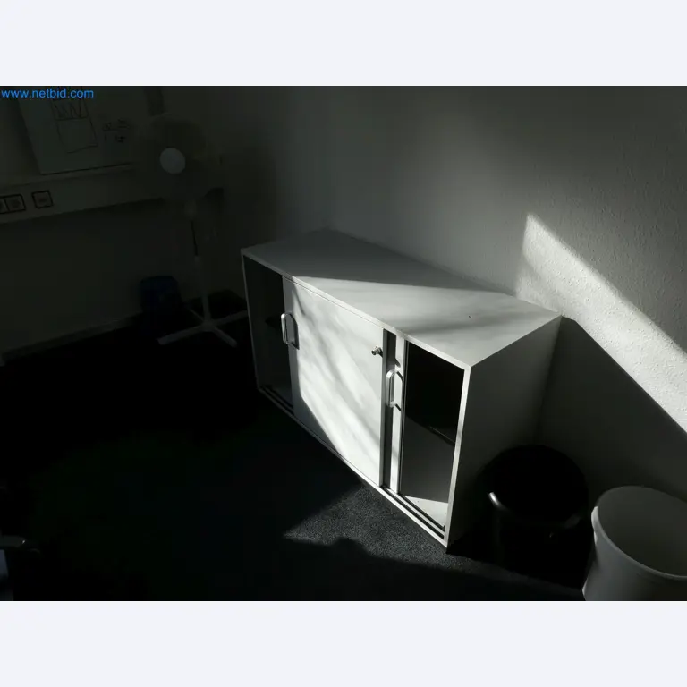 Machines de moulage par injection, machines CNC & lignes d'assemblage pour les éléments chauffants et les composants automobiles-3