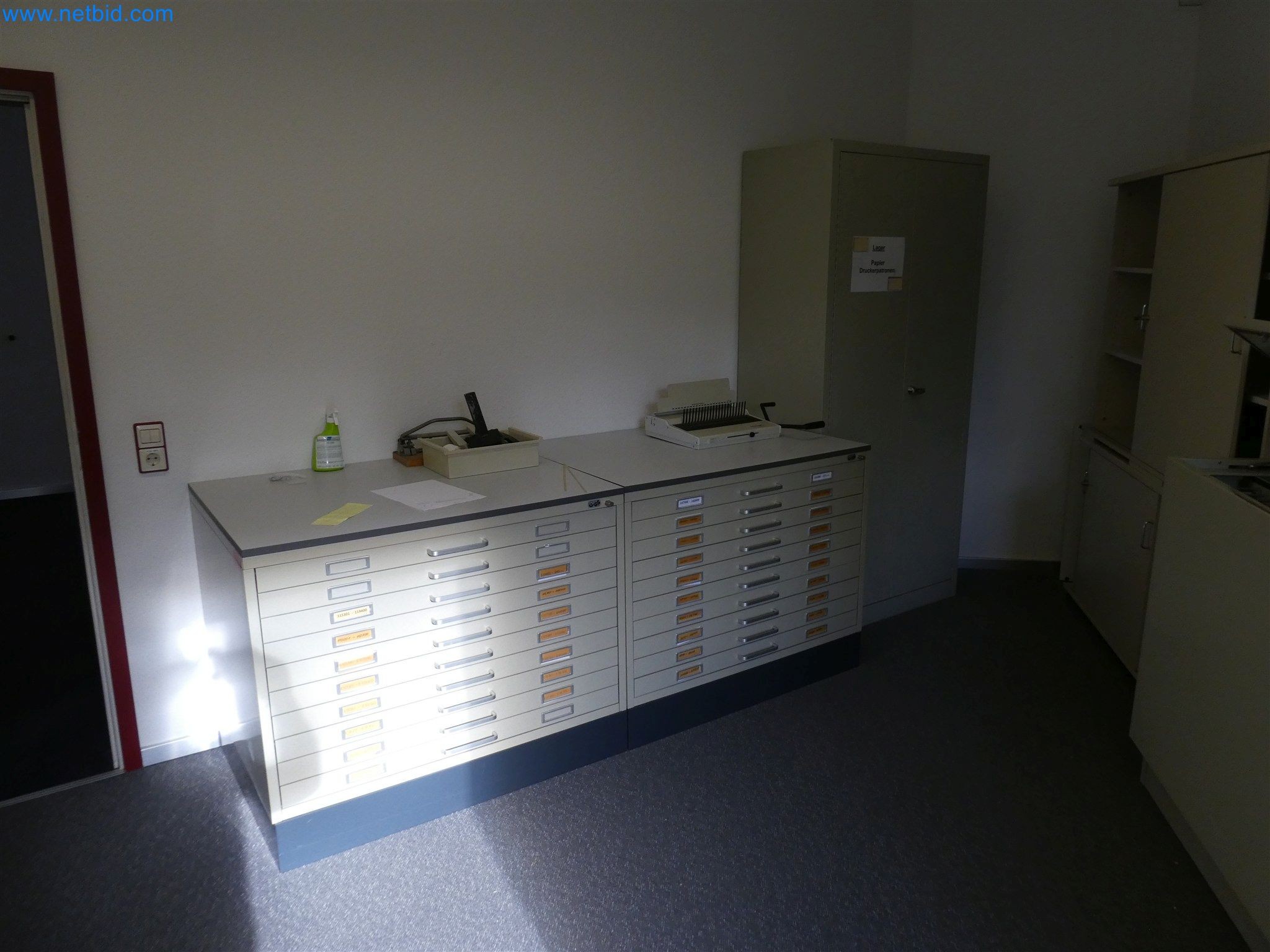 Machines de moulage par injection, machines CNC & lignes d'assemblage pour les éléments chauffants et les composants automobiles-1