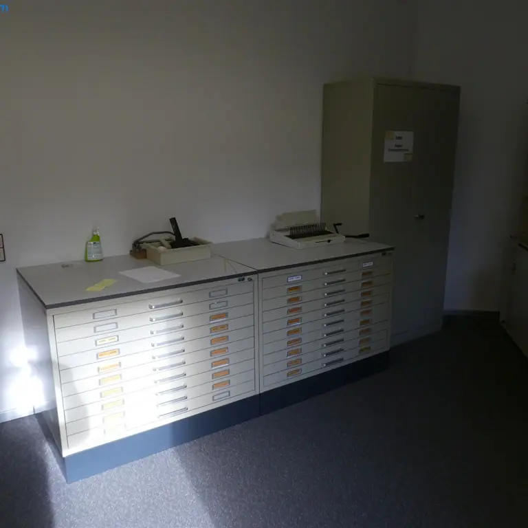 2 Armoires à documents coulissantes