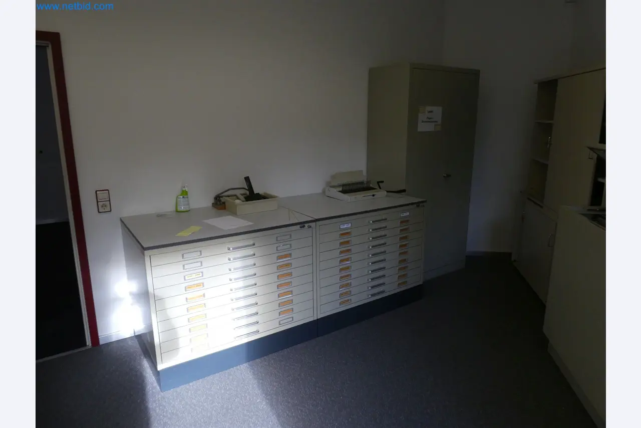 Machines de moulage par injection, machines CNC & lignes d'assemblage pour les éléments chauffants et les composants automobiles-1