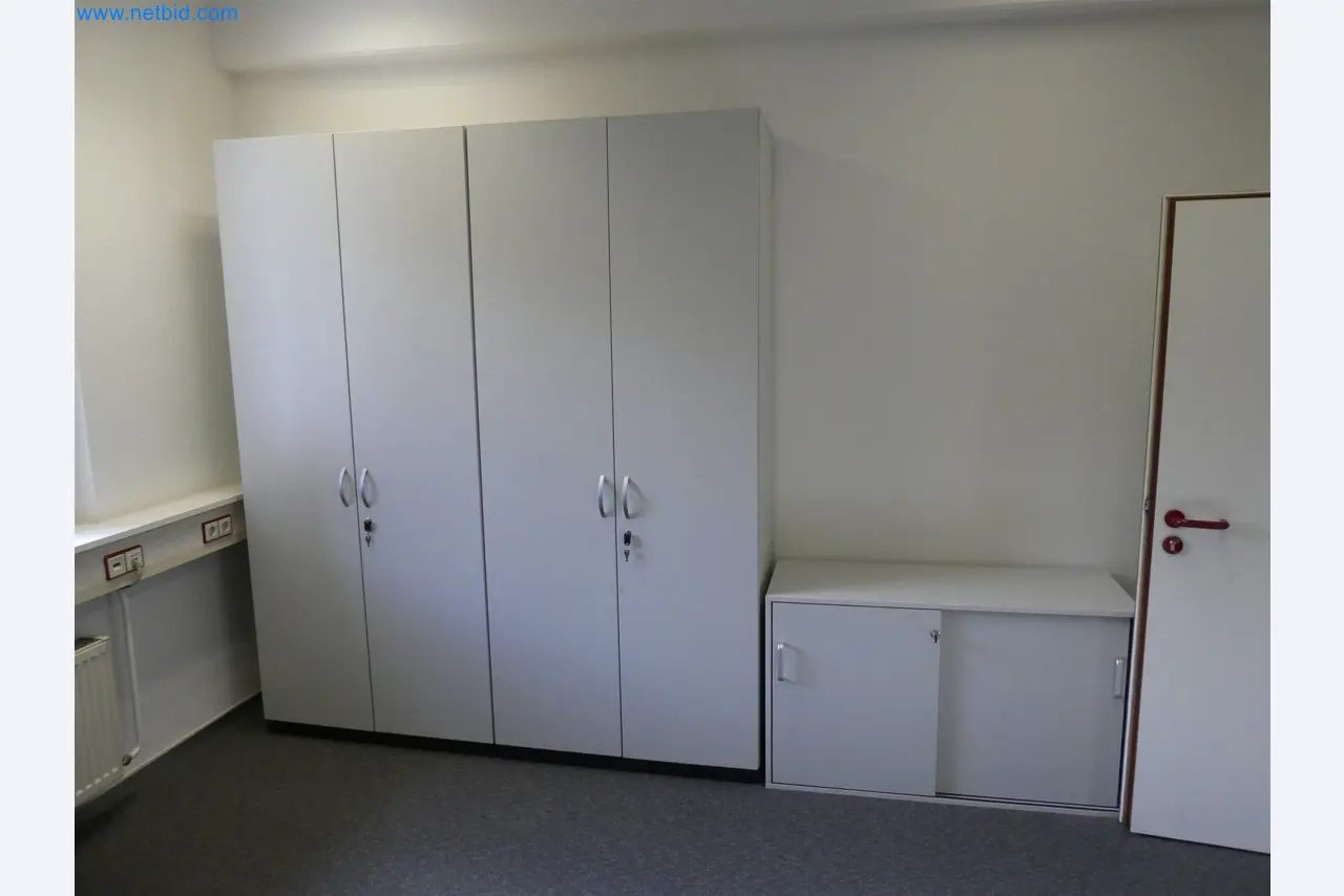 Machines de moulage par injection, machines CNC & lignes d'assemblage pour les éléments chauffants et les composants automobiles-3