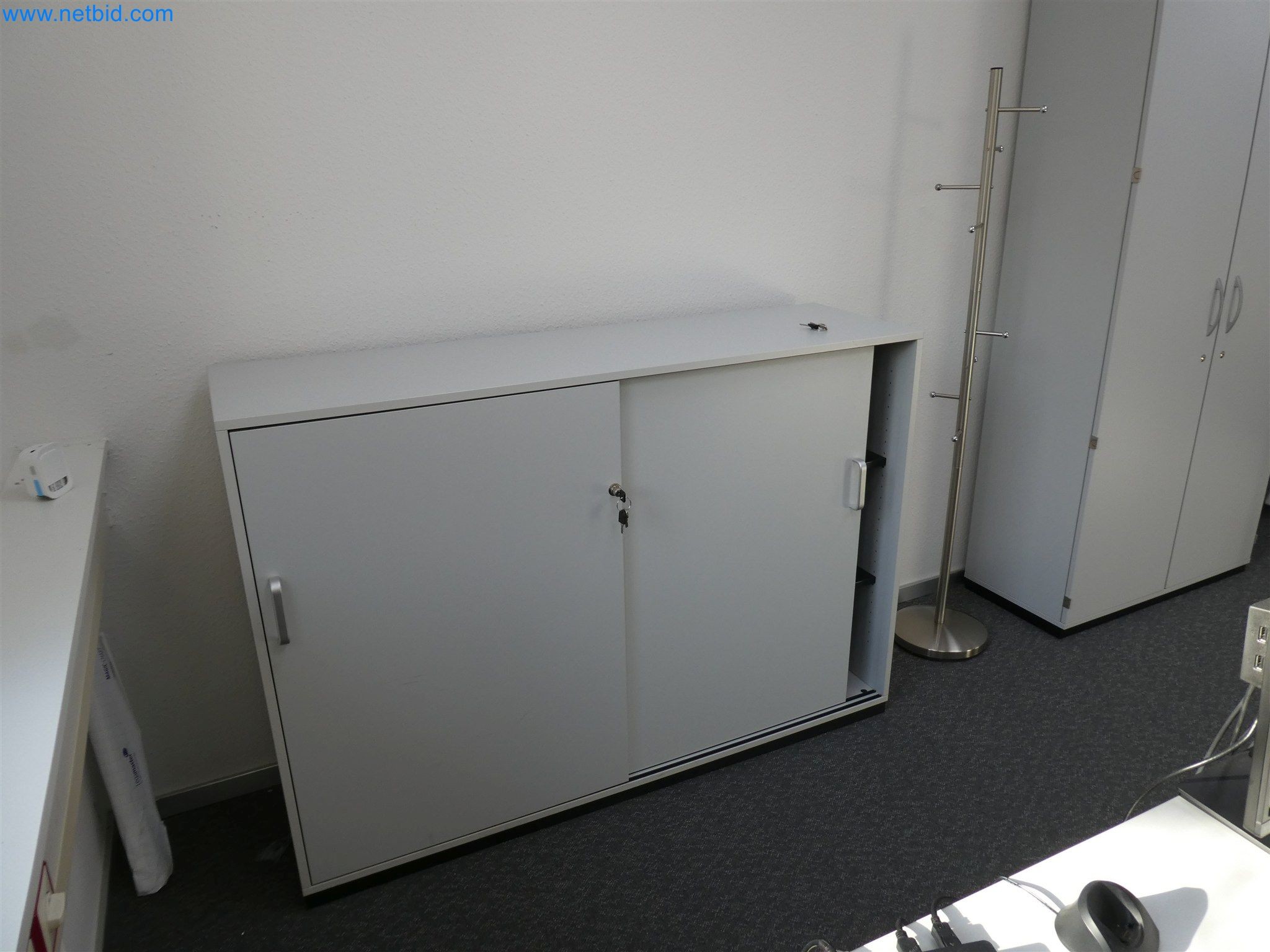 Machines de moulage par injection, machines CNC & lignes d'assemblage pour les éléments chauffants et les composants automobiles-3