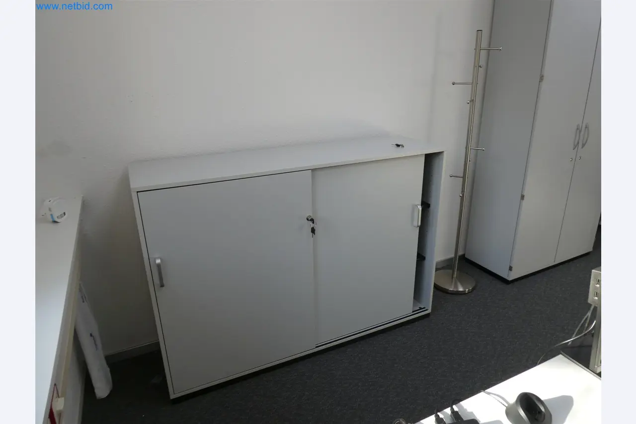 Machines de moulage par injection, machines CNC & lignes d'assemblage pour les éléments chauffants et les composants automobiles-3