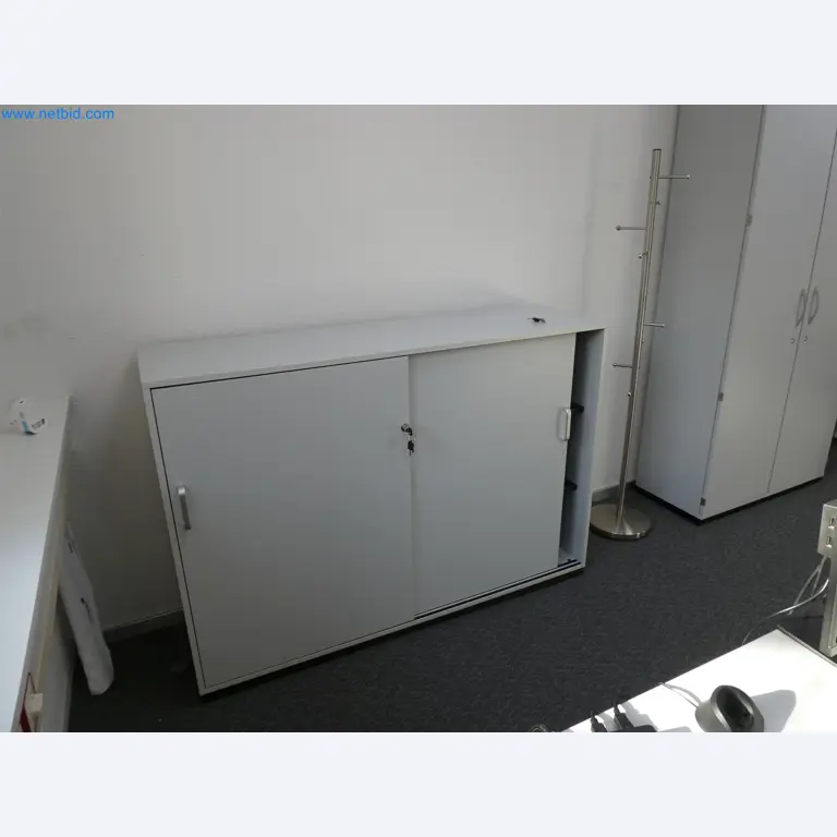 Machines de moulage par injection, machines CNC & lignes d'assemblage pour les éléments chauffants et les composants automobiles-3