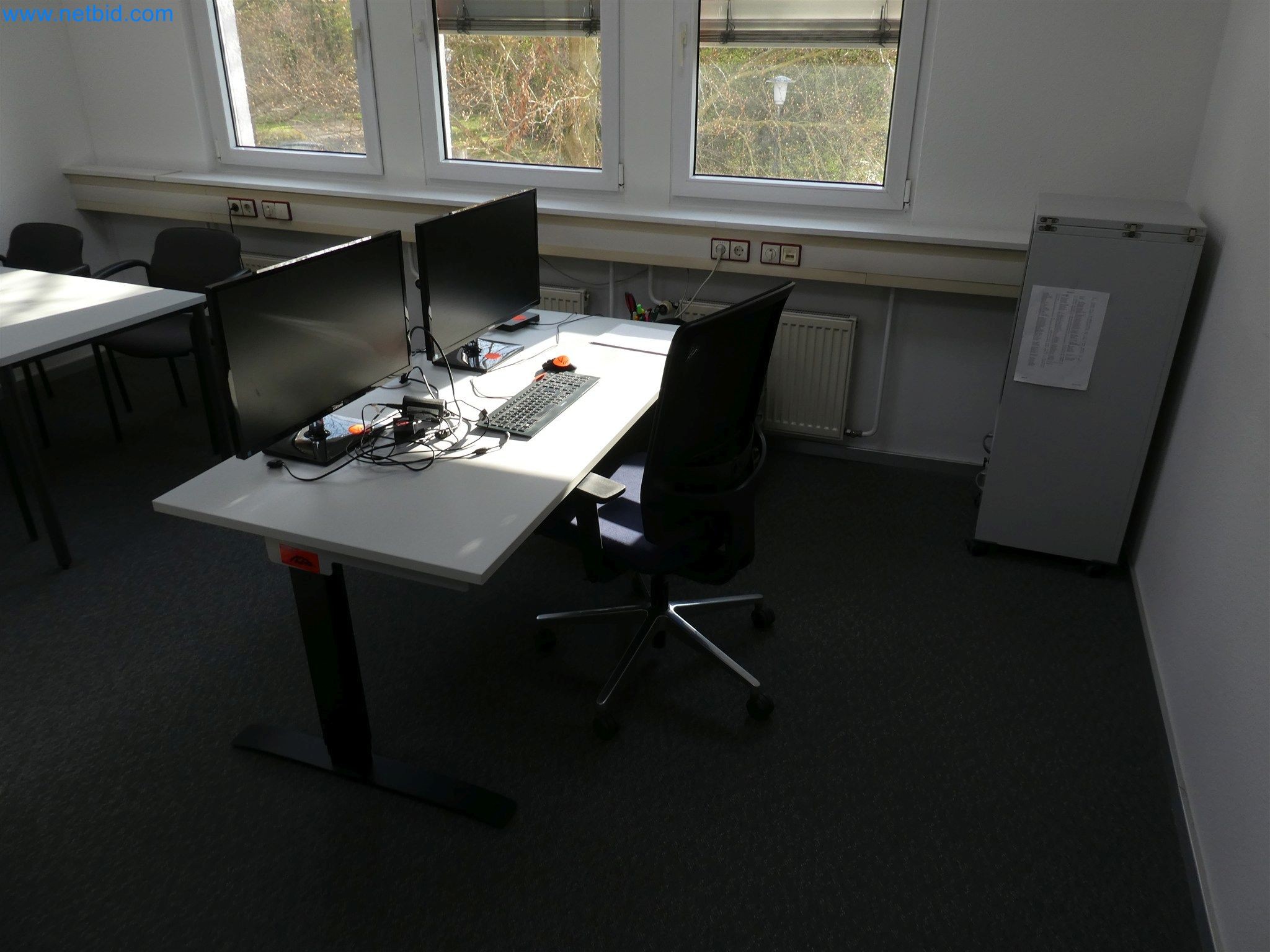 Machines de moulage par injection, machines CNC & lignes d'assemblage pour les éléments chauffants et les composants automobiles-1