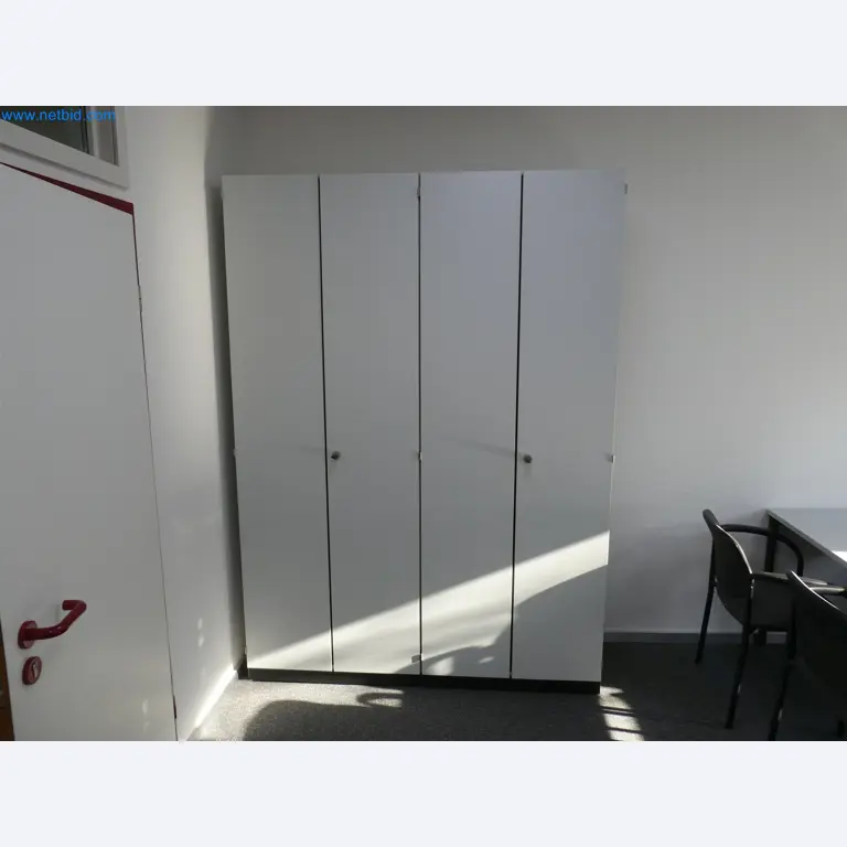 Machines de moulage par injection, machines CNC & lignes d'assemblage pour les éléments chauffants et les composants automobiles-4