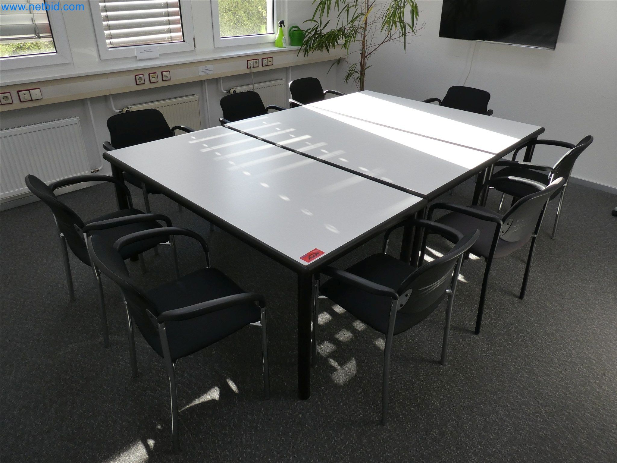 Machines de moulage par injection, machines CNC & lignes d'assemblage pour les éléments chauffants et les composants automobiles-1