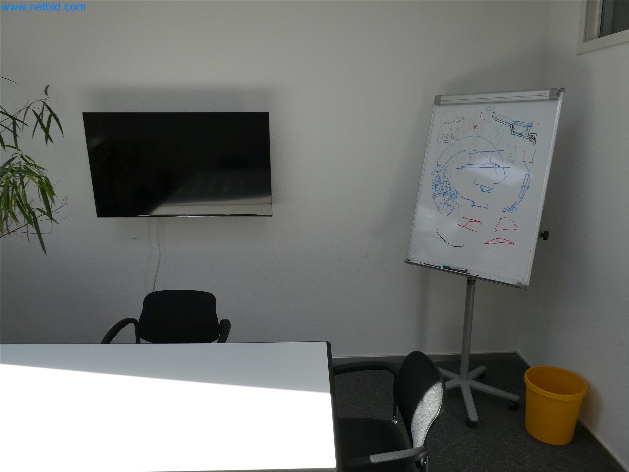 Machines de moulage par injection, machines CNC & lignes d'assemblage pour les éléments chauffants et les composants automobiles-2