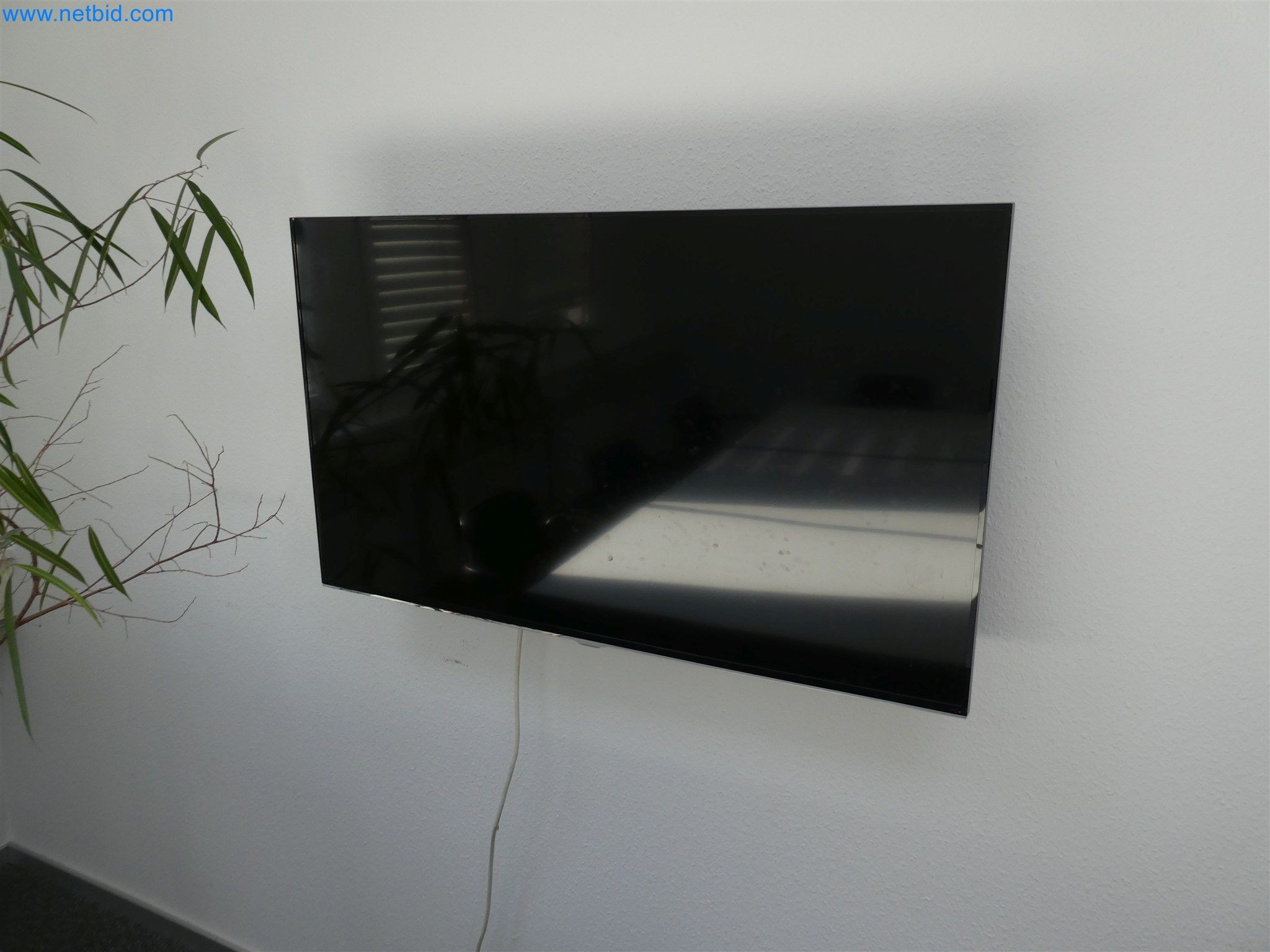 Machines de moulage par injection, machines CNC & lignes d'assemblage pour les éléments chauffants et les composants automobiles-3