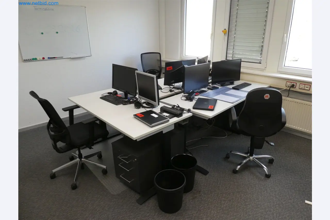 Machines de moulage par injection, machines CNC & lignes d'assemblage pour les éléments chauffants et les composants automobiles-1