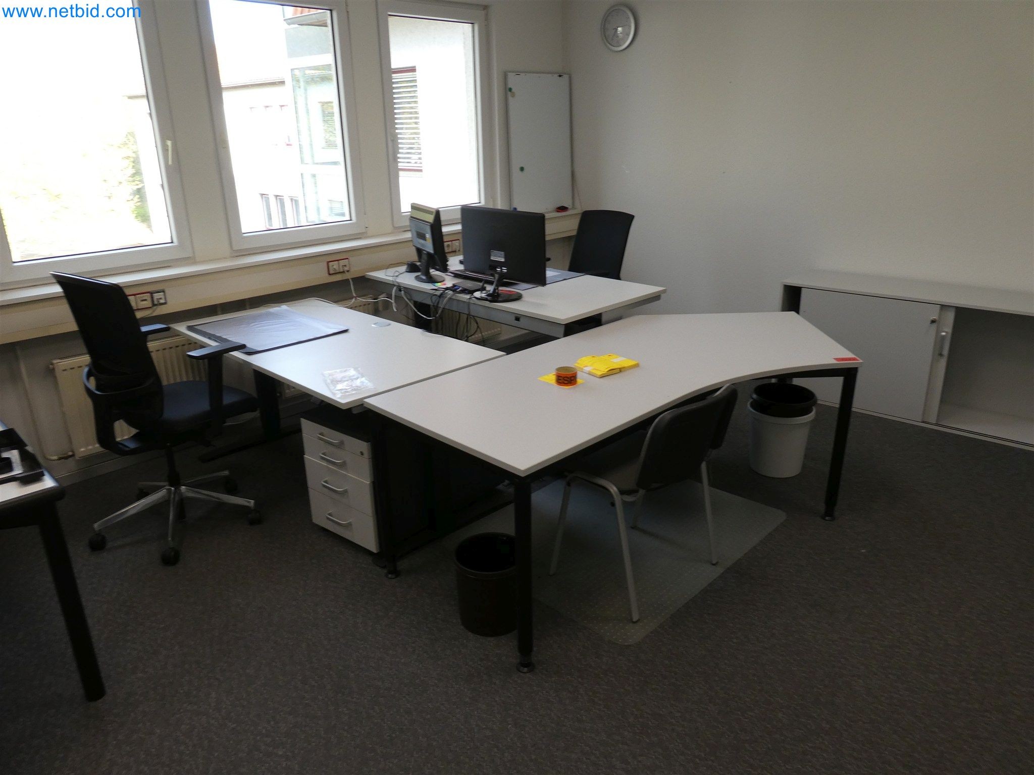 Machines de moulage par injection, machines CNC & lignes d'assemblage pour les éléments chauffants et les composants automobiles-2