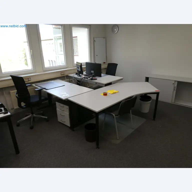 Machines de moulage par injection, machines CNC & lignes d'assemblage pour les éléments chauffants et les composants automobiles-2