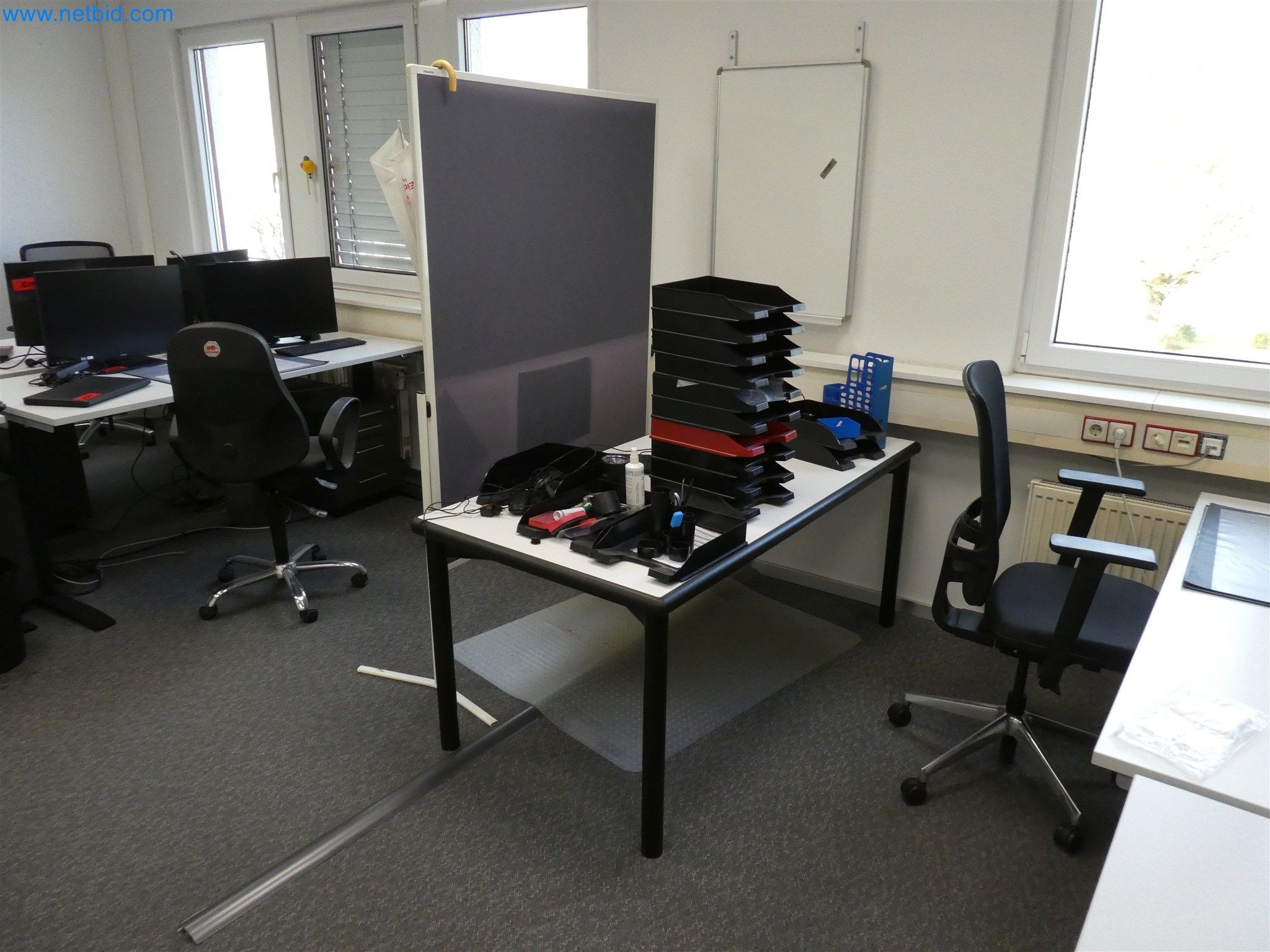 Machines de moulage par injection, machines CNC & lignes d'assemblage pour les éléments chauffants et les composants automobiles-3