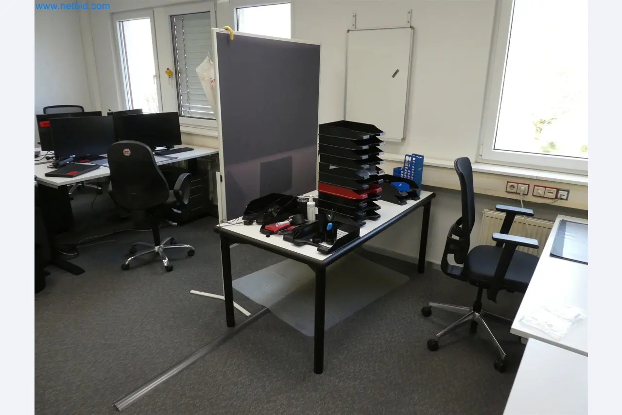 Machines de moulage par injection, machines CNC & lignes d'assemblage pour les éléments chauffants et les composants automobiles-3