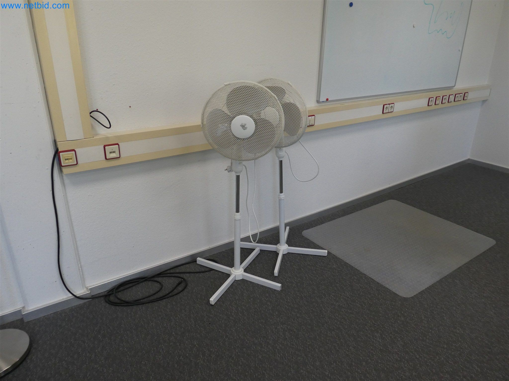 Machines de moulage par injection, machines CNC & lignes d'assemblage pour les éléments chauffants et les composants automobiles-6