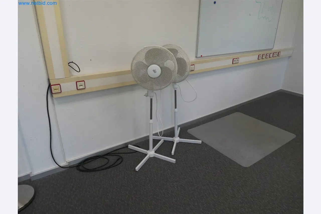 Machines de moulage par injection, machines CNC & lignes d'assemblage pour les éléments chauffants et les composants automobiles-6