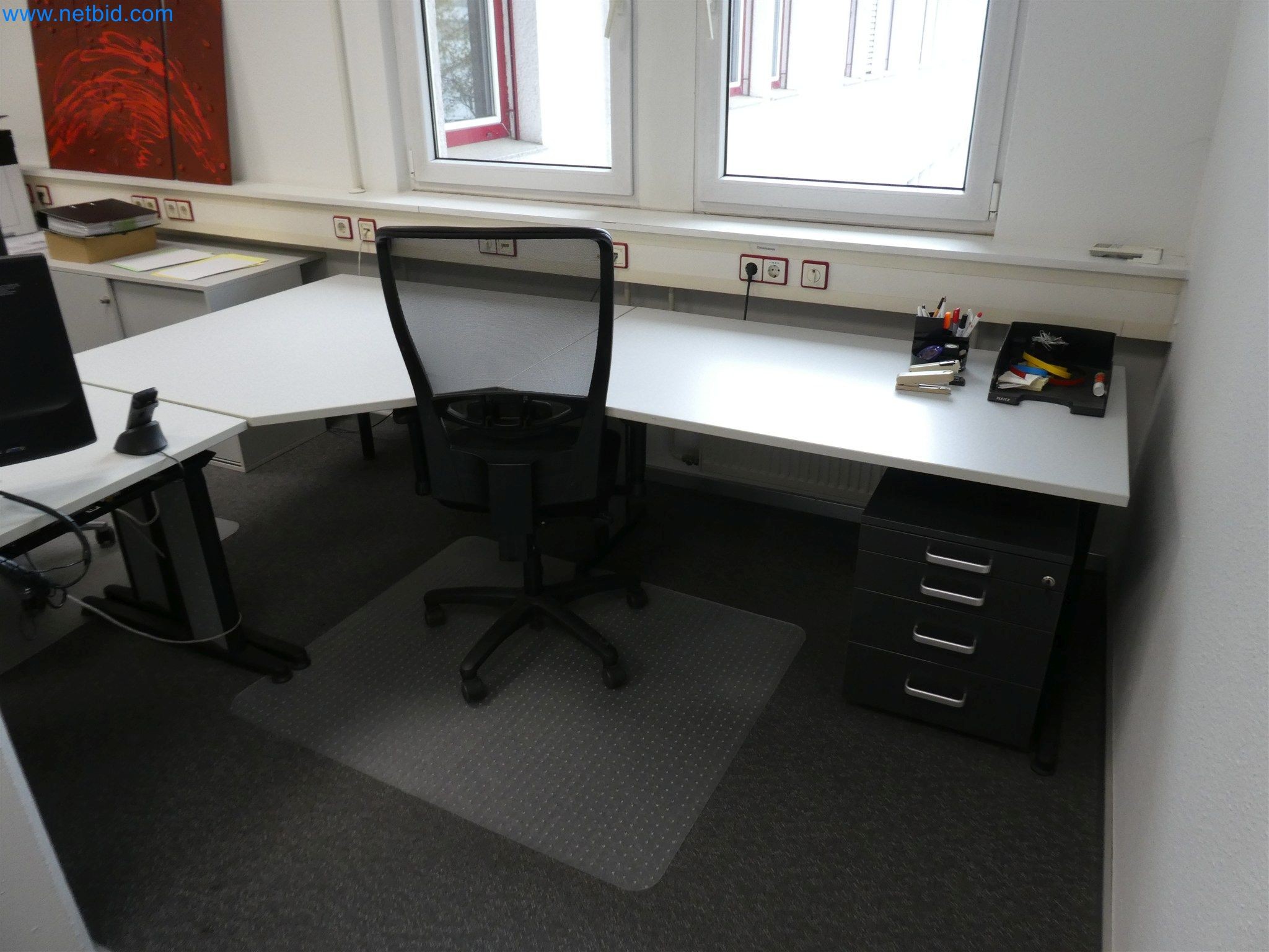 Machines de moulage par injection, machines CNC & lignes d'assemblage pour les éléments chauffants et les composants automobiles-1