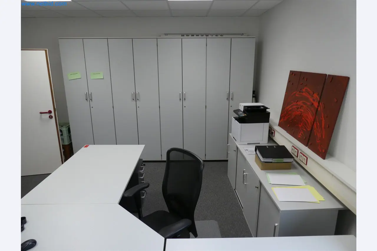 Machines de moulage par injection, machines CNC & lignes d'assemblage pour les éléments chauffants et les composants automobiles-2