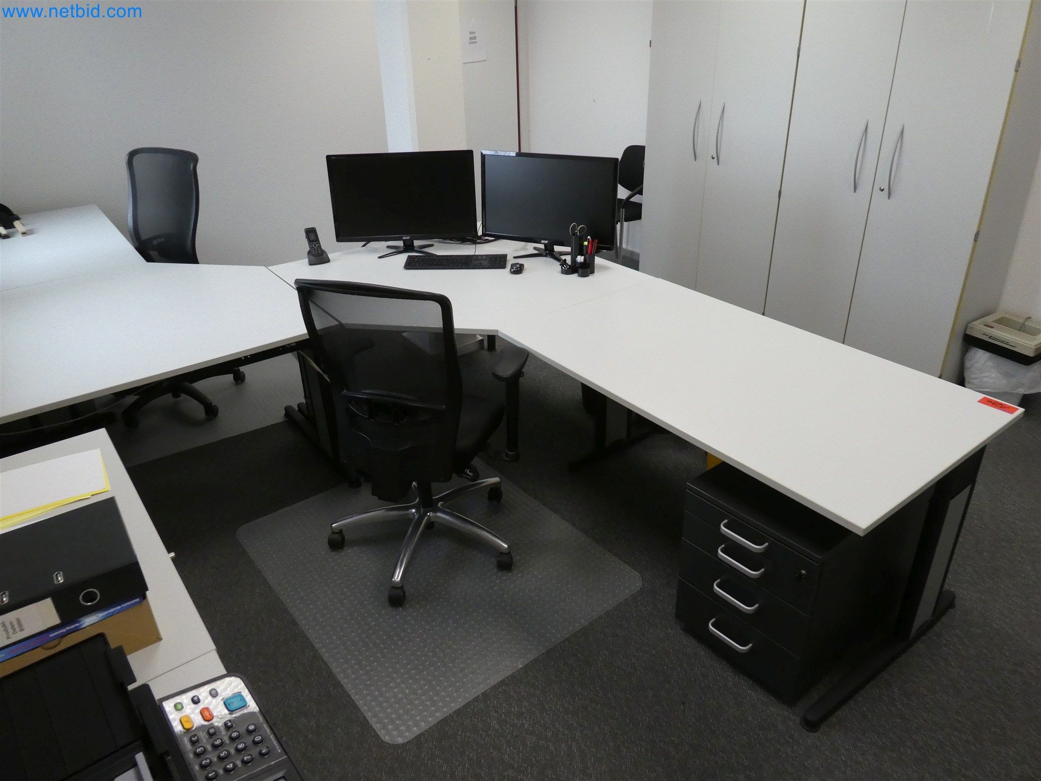 Machines de moulage par injection, machines CNC & lignes d'assemblage pour les éléments chauffants et les composants automobiles-3